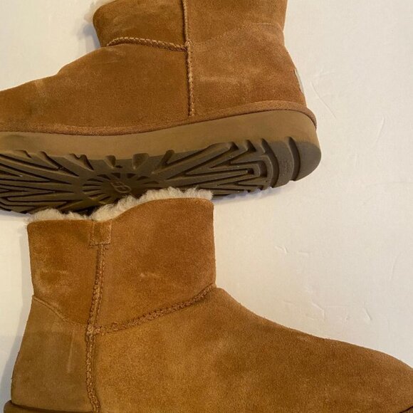 UGG MINI BAILEY BUTTON GEM CHESTNUT, Size 10 - Picture 10 of 10